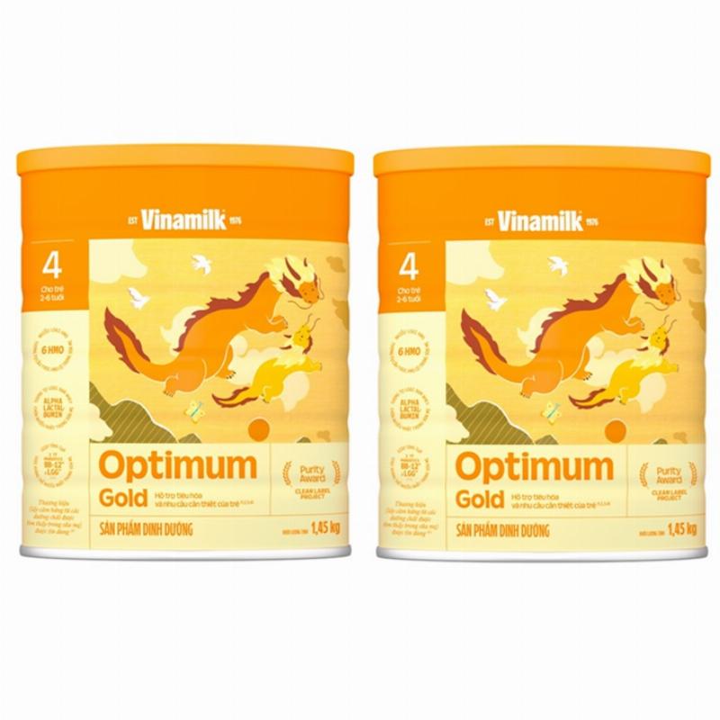 Em bé đang chơi đùa vui vẻ và khỏe mạnh, minh chứng cho sự phù hợp với sữa bột TH True Milk